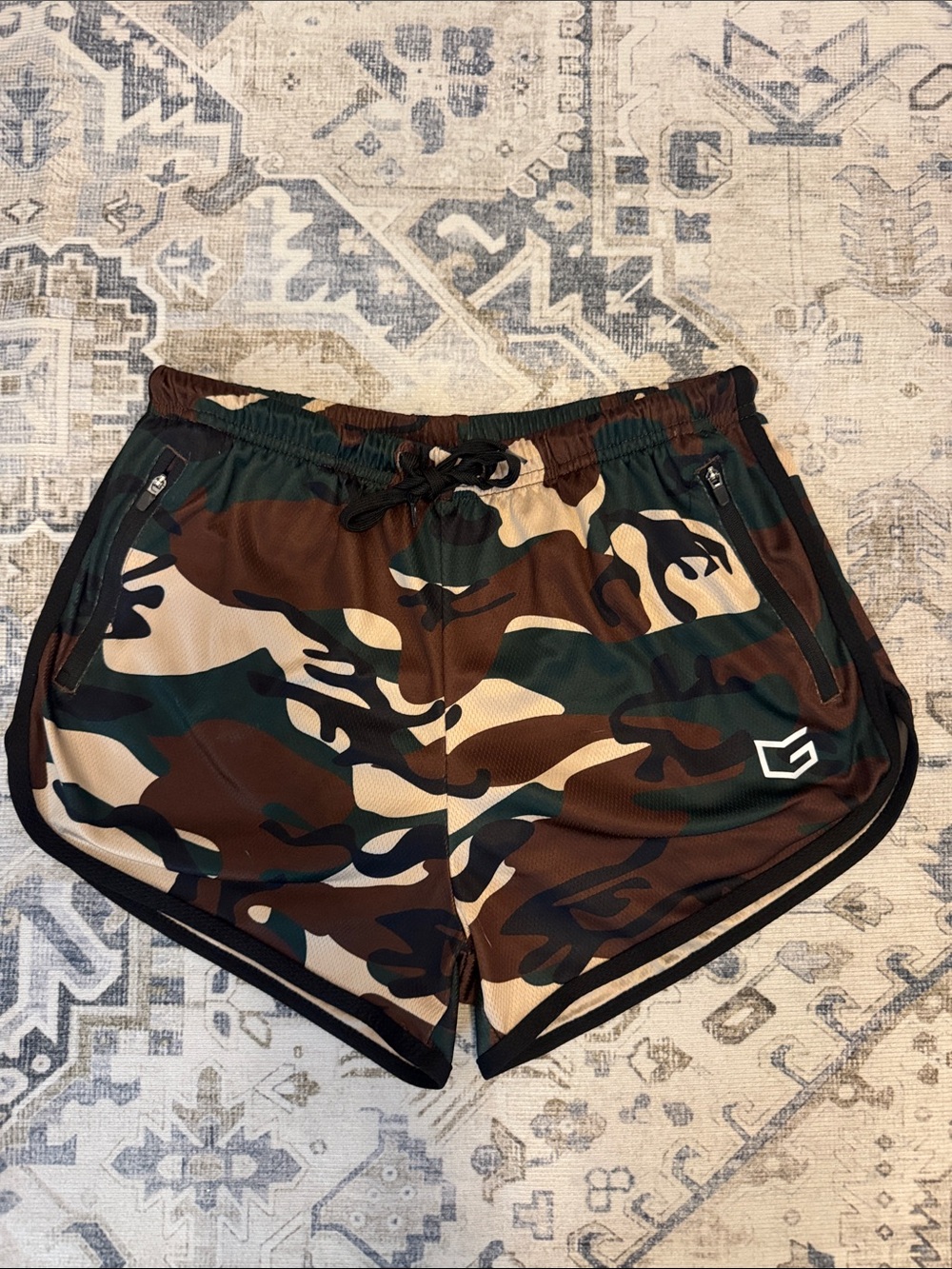 Camo Athletic Running Shorts Size Small Zip Pockets Drawstring